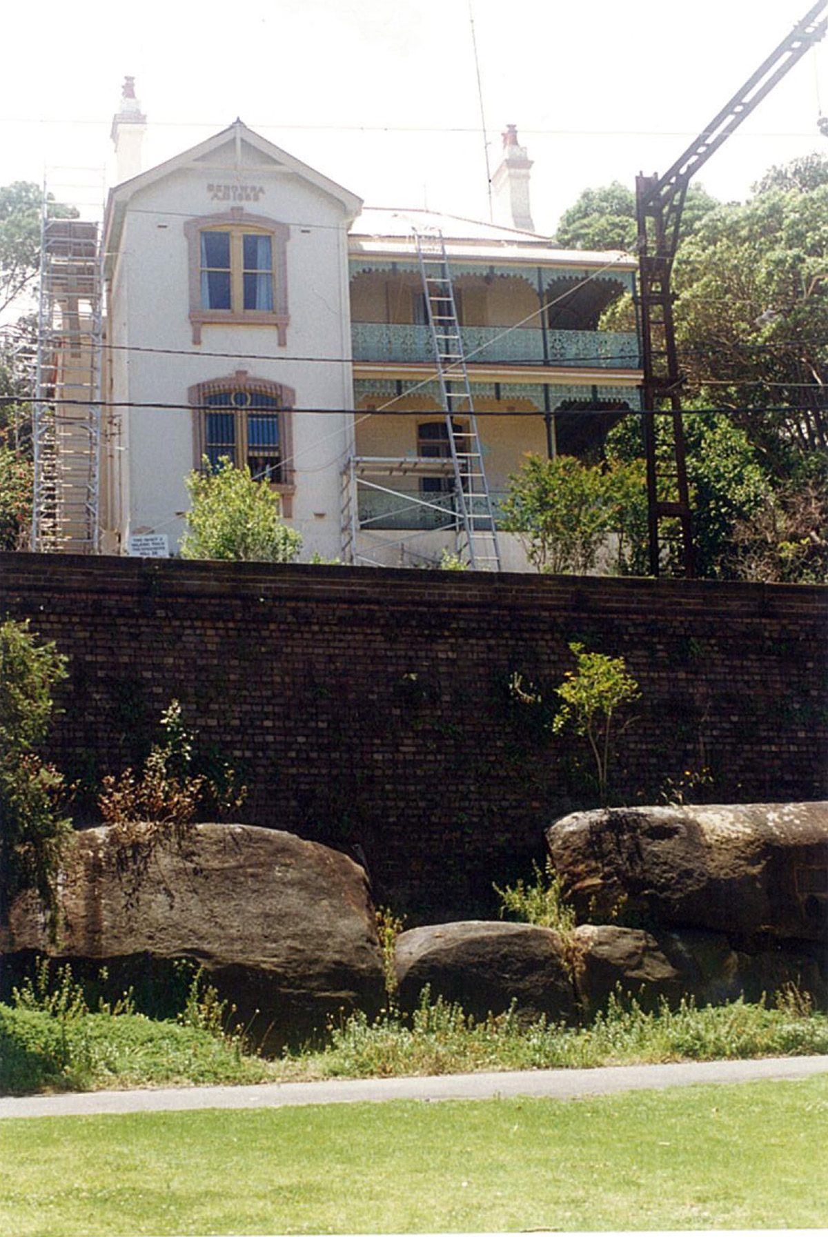 Lavender Bay – harbour-front garden – before