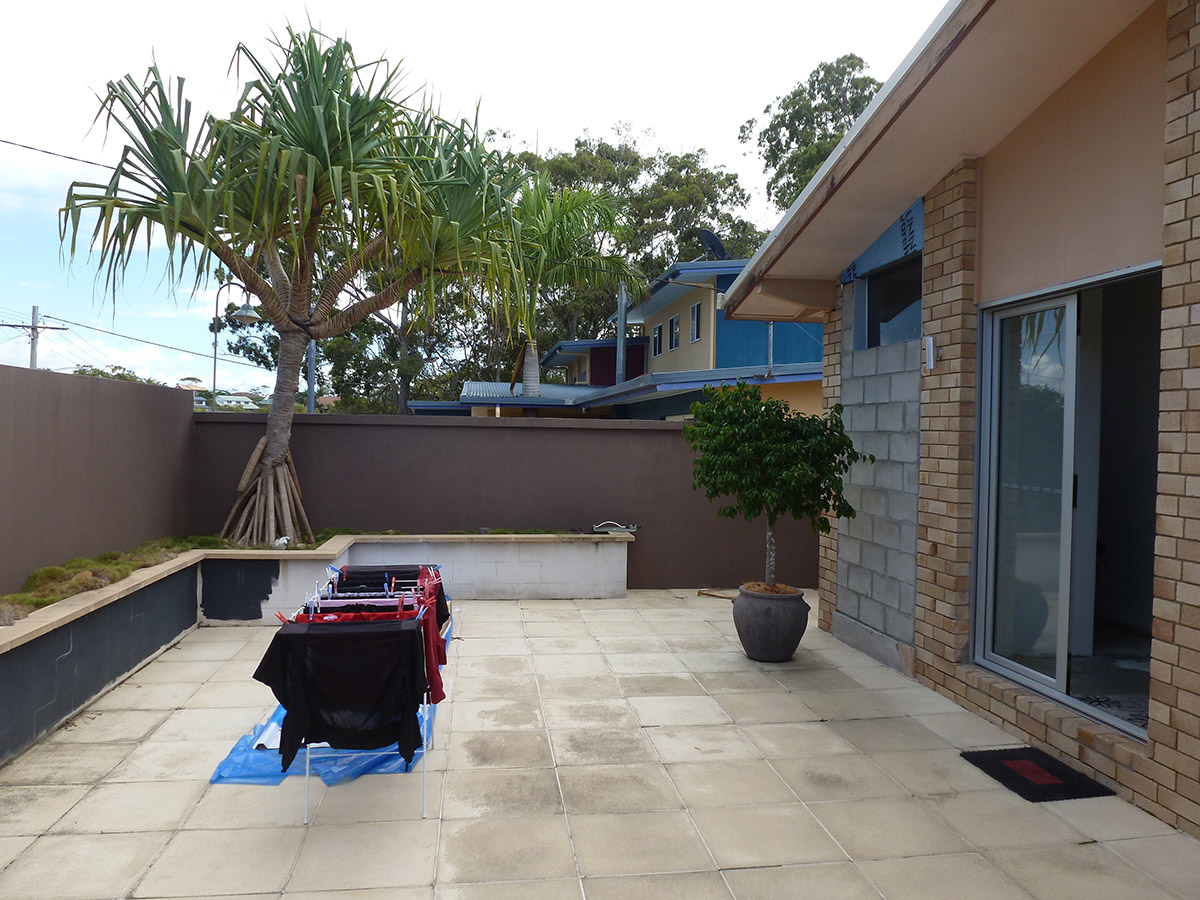 Moffat Beach garden – before