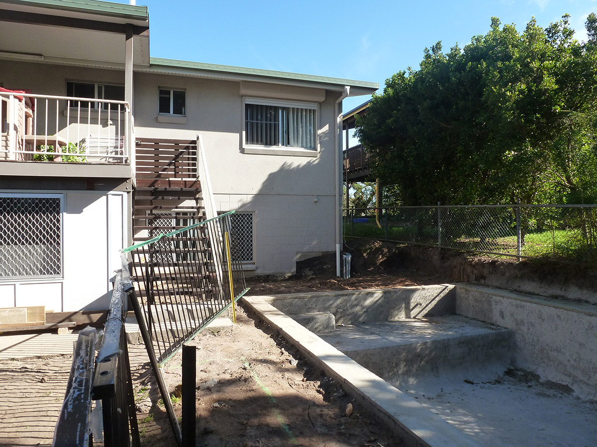 Maroochydore – small garden – before